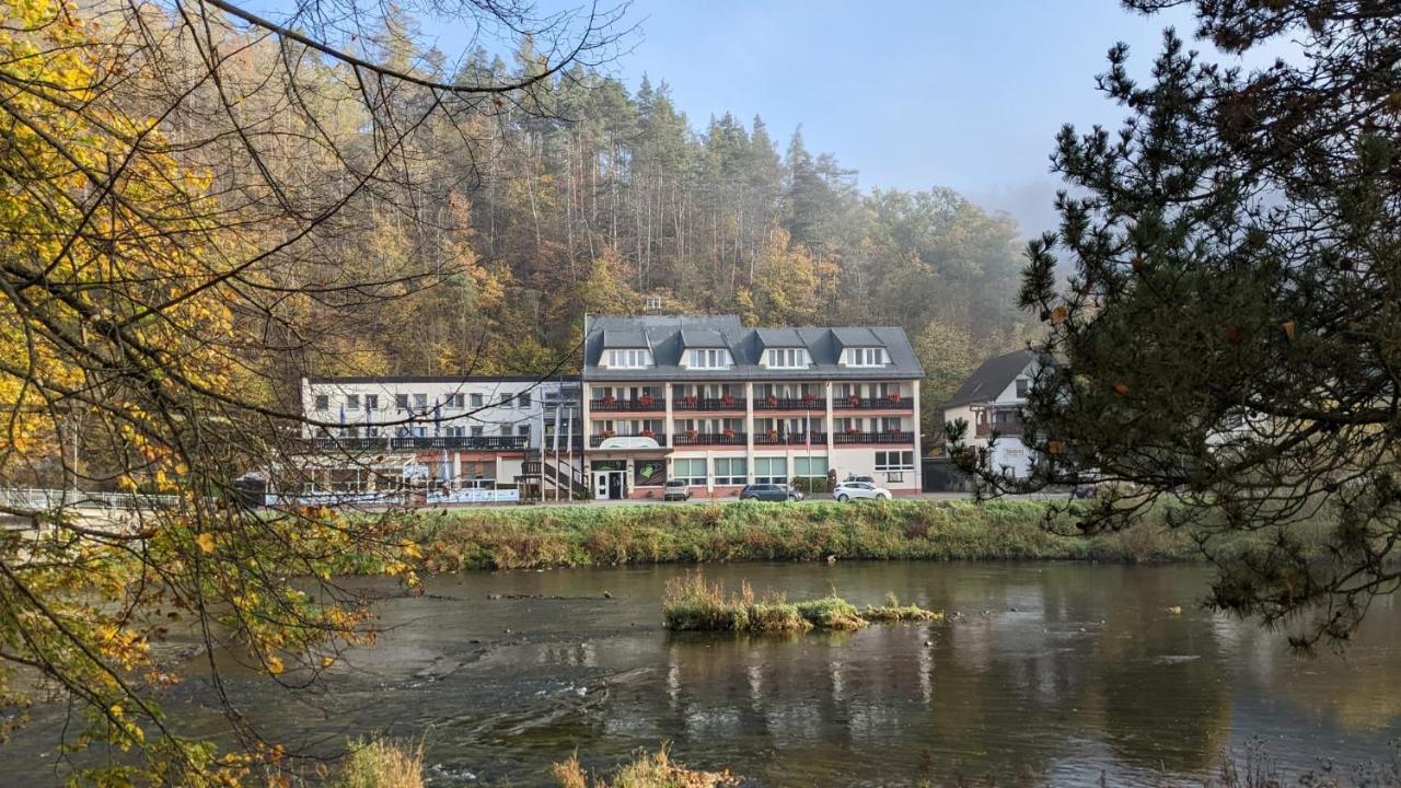 Hotel Am Schlossberg Ziegenruck Exterior photo